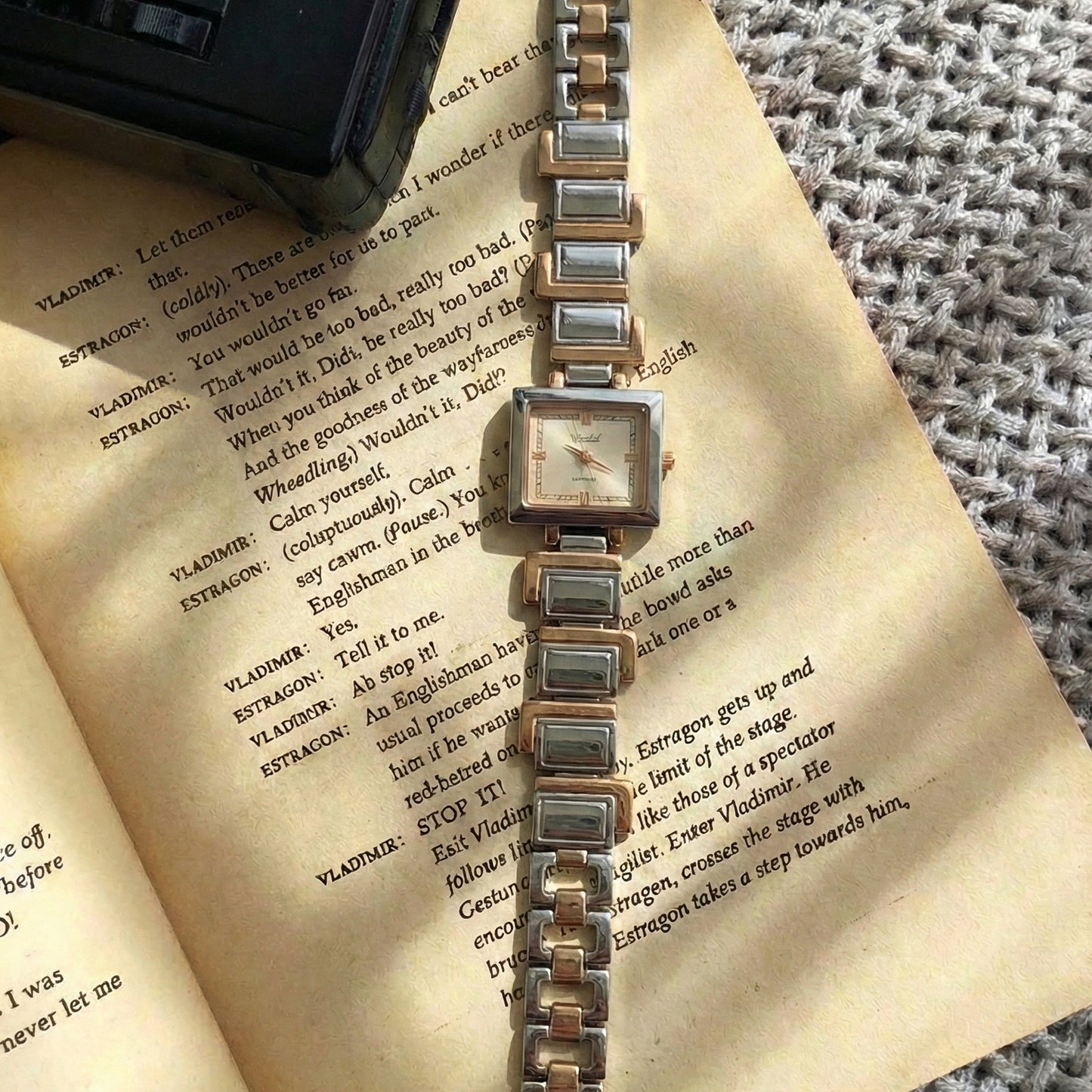 Kadın Gold Silver Kare Tasarım Bilezik Kordon Çelik Kol Saati | 2 Yıl Garanti